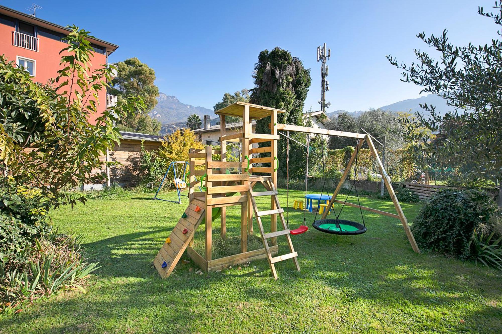 Bike & Wind Hotel Villa Maria Torbole Sul Garda Exterior photo