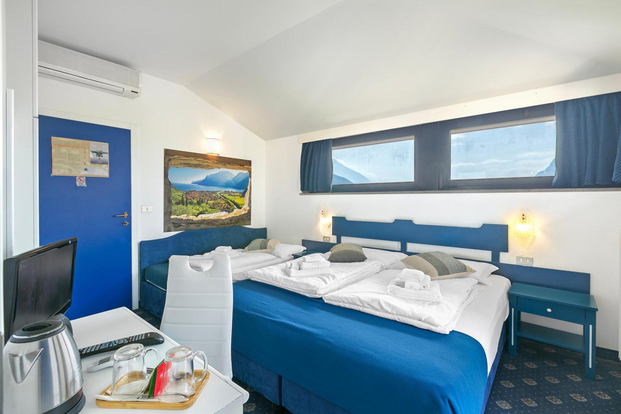 Bike & Wind Hotel Villa Maria Torbole Sul Garda Exterior photo